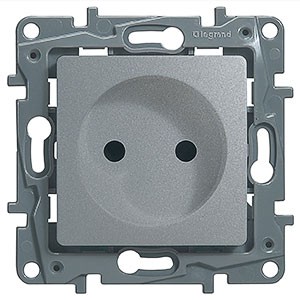 LEGRAND 672434 Модуль розетки 2К со шторками LEGRAND 672434 Модуль розетки 2К со шторками