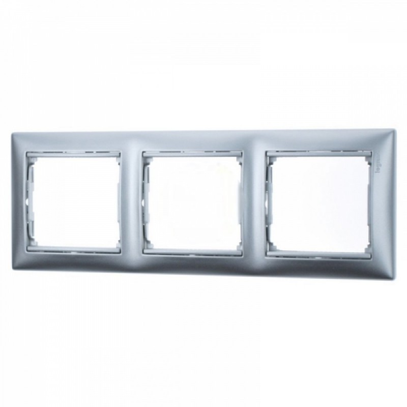 LEGRAND 770153 Рамка 3 поста LEGRAND 770153 Рамка 3 поста