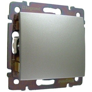 LEGRAND 770107 Переключатель промежуточный LEGRAND 770107 Переключатель промежуточный
