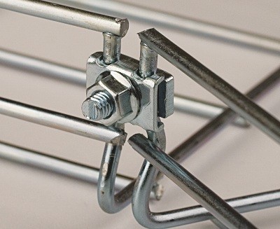 DKC / ДКС CM350003 Крепежный комплект №3 (винт M6x14, шайба со специальной головкой, гайка M6) для монтажа проволочного лотка DKC / ДКС CM350003 Крепежный комплект №3 (винт M6x14, шайба со специальной головкой, гайка M6) для монтажа проволочного лотка