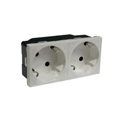 LEGRAND 79282 Модуль розетки 2х2К+3 под углом 45° LEGRAND 79282 Модуль розетки 2х2К+3 под углом 45°