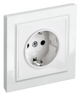 Розетка силов. IEK Brite РСР14-1-0-БрБ BR-R14-16-K01-F одинар. скрыт. зазем. штор. IP20 белый (упак.:1шт)&nbsp;<img style='position: relative;margin:0' src='/image/only_to_order_edit.gif' alt='На заказ' title='На заказ' />